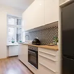 Strzelecka Four Solo Rooms Apartment